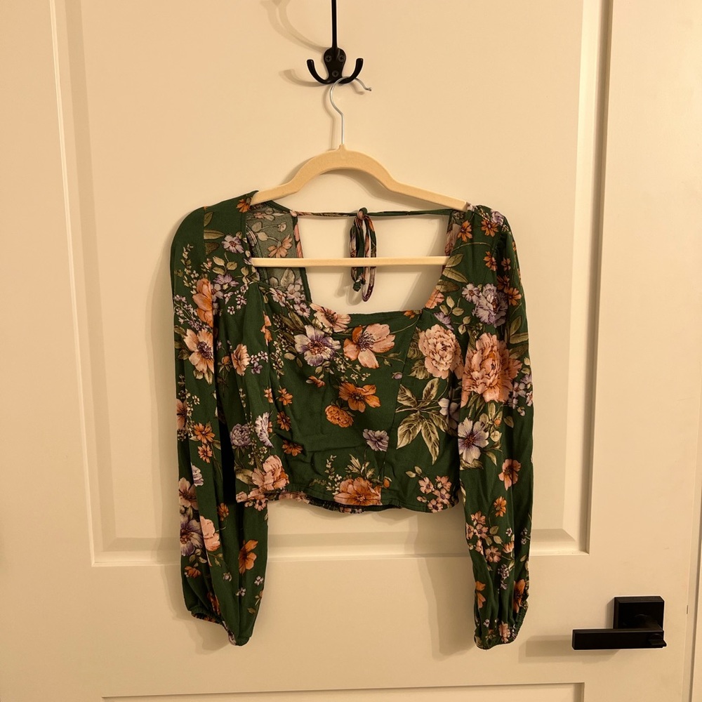 Long Sleeve Floral Crop Top
